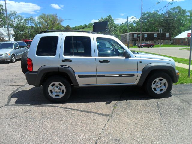 Jeep Liberty 2004 photo 6