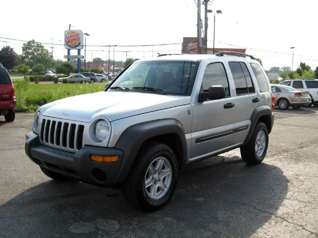 Jeep Liberty 2004 photo 4