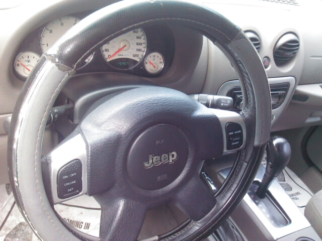 Jeep Liberty 2004 photo 1