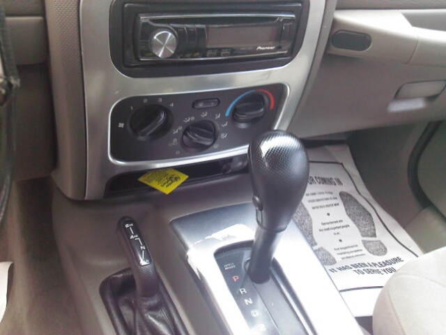 Jeep Liberty 2004 photo 2