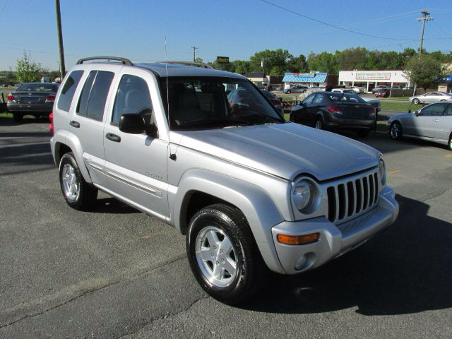 Jeep Liberty 2004 photo 4