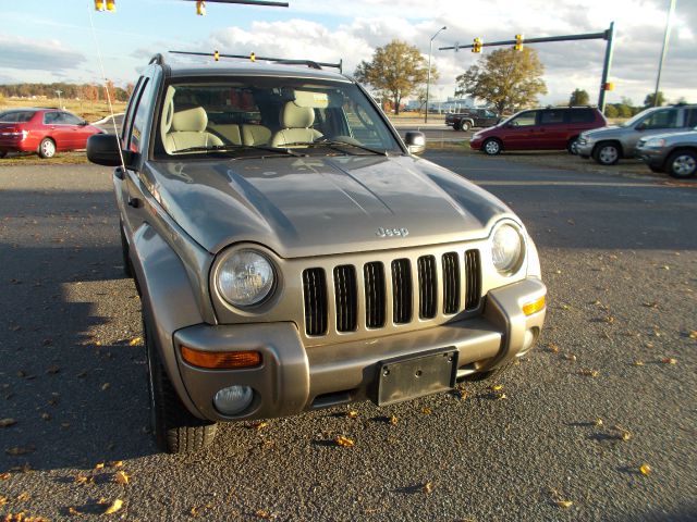 Jeep Liberty 2004 photo 2