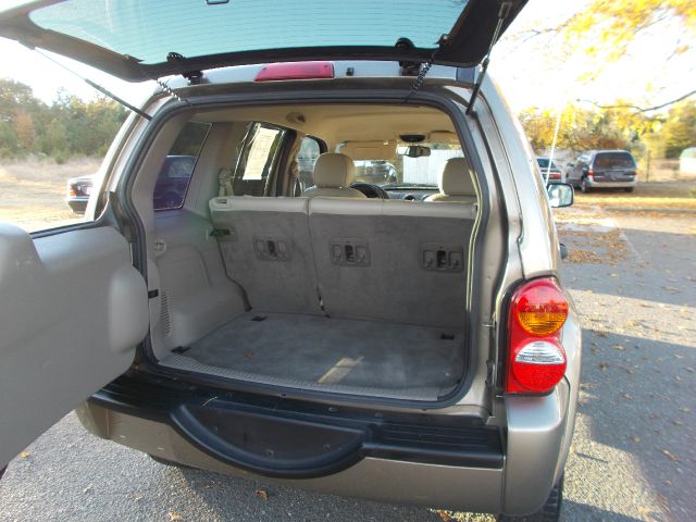 Jeep Liberty 2004 photo 3