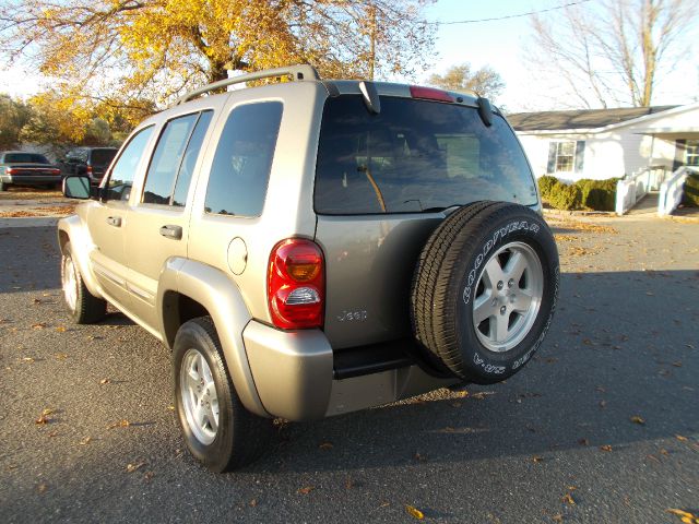 Jeep Liberty 2004 photo 4