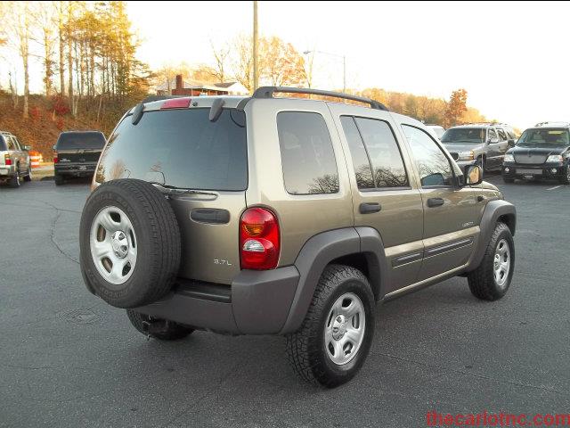 Jeep Liberty 2004 photo 2