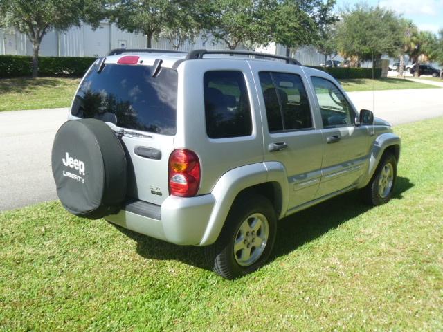 Jeep Liberty 2004 photo 4