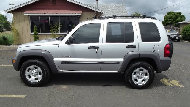 Jeep Liberty 2004 photo 2