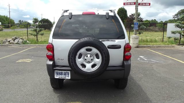 Jeep Liberty 2004 photo 3