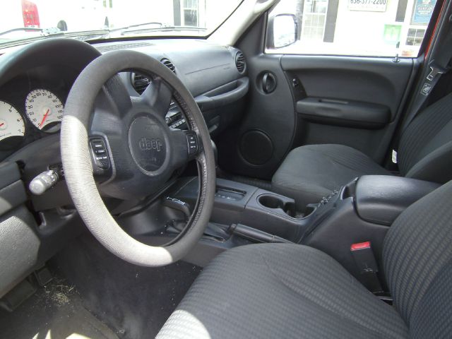 Jeep Liberty 2004 photo 3