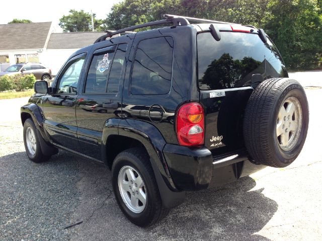 Jeep Liberty 2004 photo 2