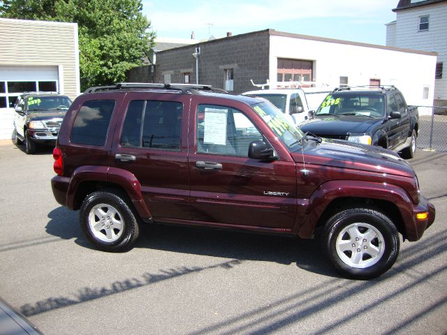 Jeep Liberty 2004 photo 2