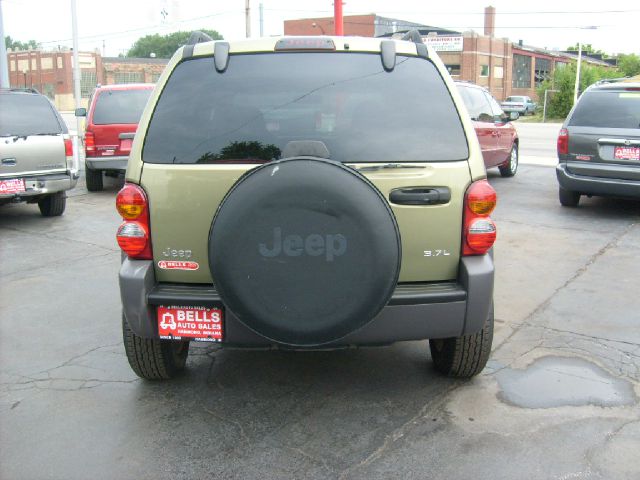 Jeep Liberty 2004 photo 2