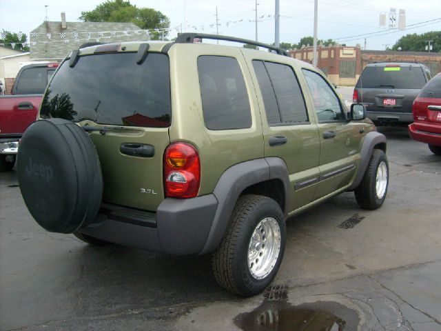 Jeep Liberty 2004 photo 4