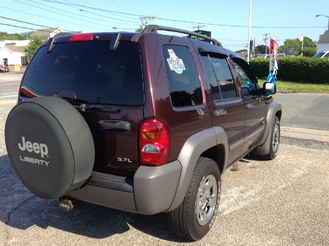 Jeep Liberty 2004 photo 2