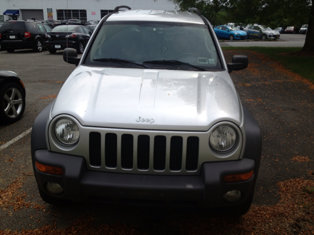 Jeep Liberty 2004 photo 4