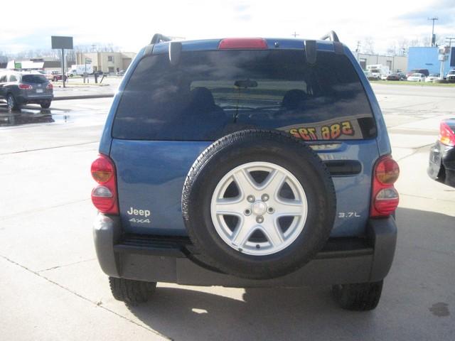 Jeep Liberty 2004 photo 3