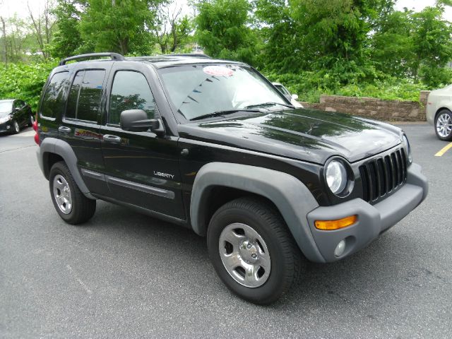 Jeep Liberty 2004 photo 2