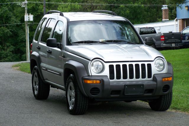 Jeep Liberty 2004 photo 2