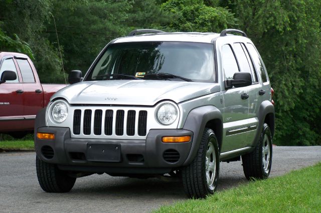 Jeep Liberty 2004 photo 3