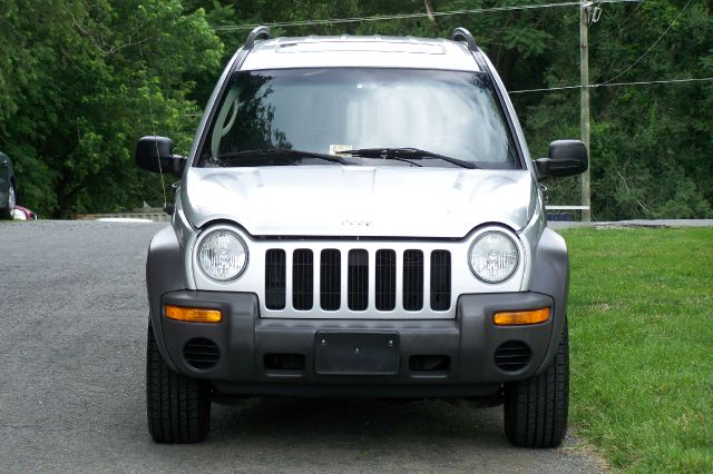 Jeep Liberty 2004 photo 4