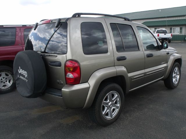 Jeep Liberty 2004 photo 11