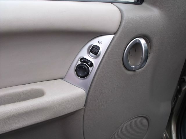 Jeep Liberty 2004 photo 18