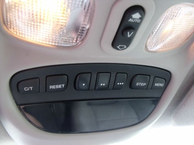 Jeep Liberty 2004 photo 21