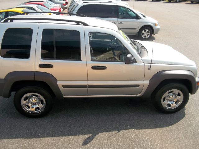 Jeep Liberty 2004 photo 3