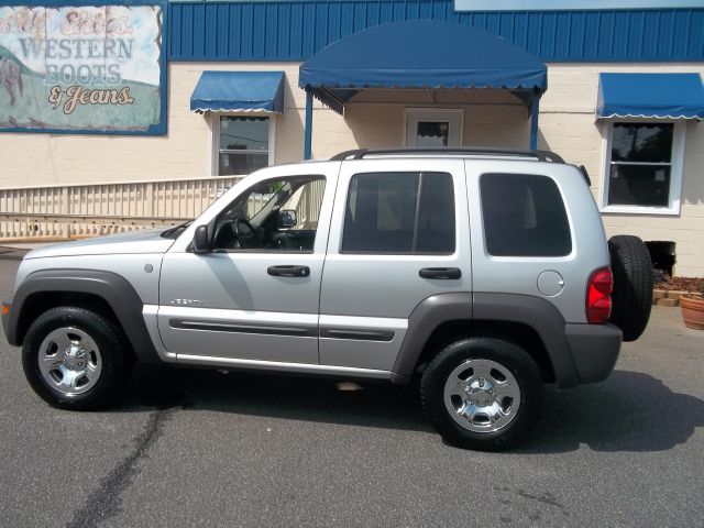 Jeep Liberty 2004 photo 4