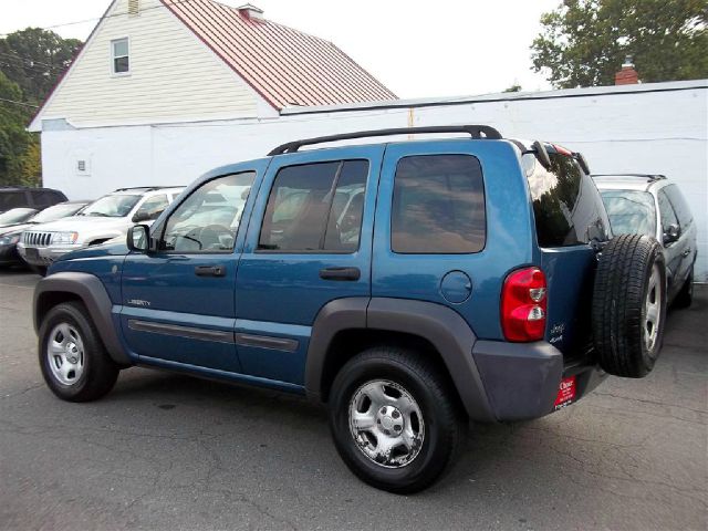 Jeep Liberty 2004 photo 4