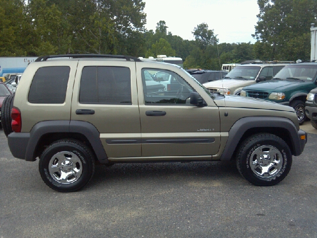 Jeep Liberty 2004 photo 2