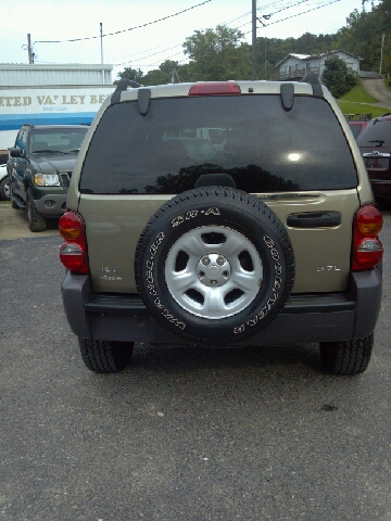 Jeep Liberty 2004 photo 4