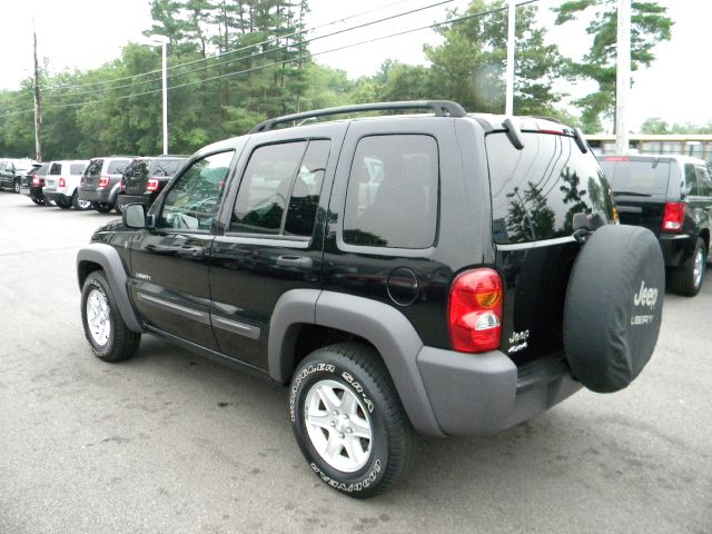 Jeep Liberty 2004 photo 4