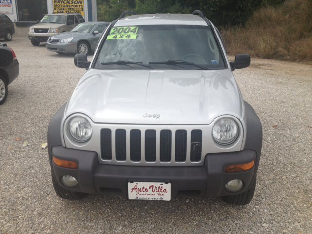 Jeep Liberty 2004 photo 2