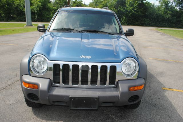 Jeep Liberty 2004 photo 4