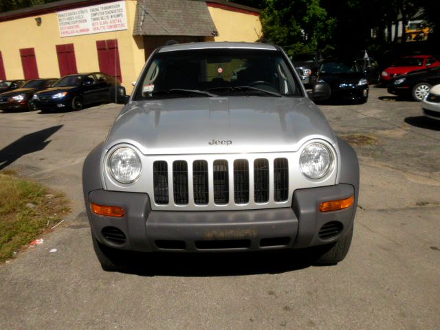 Jeep Liberty 2004 photo 2