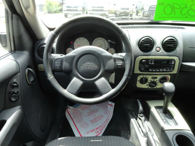 Jeep Liberty 2004 photo 3