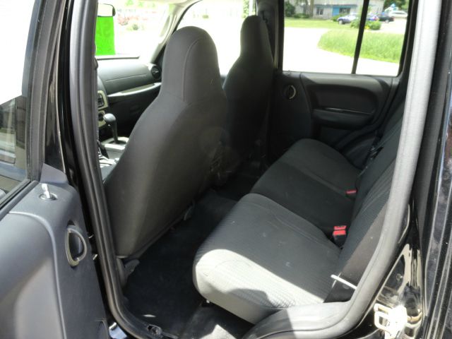 Jeep Liberty 2004 photo 6