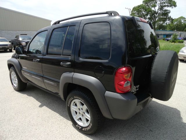 Jeep Liberty 2004 photo 7