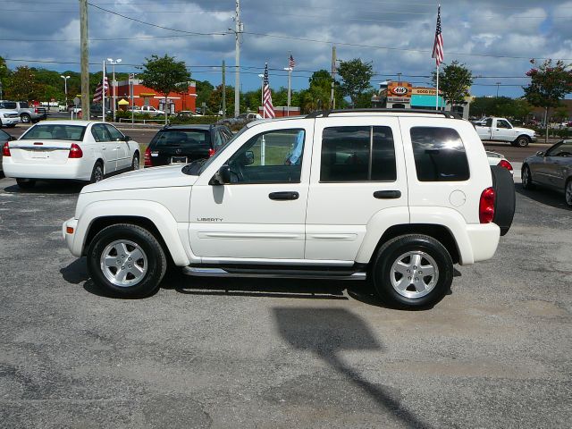 Jeep Liberty 2004 photo 2