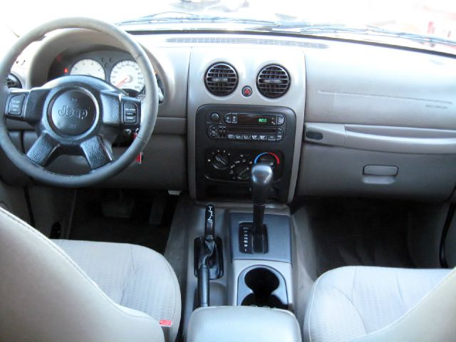 Jeep Liberty 2004 photo 6