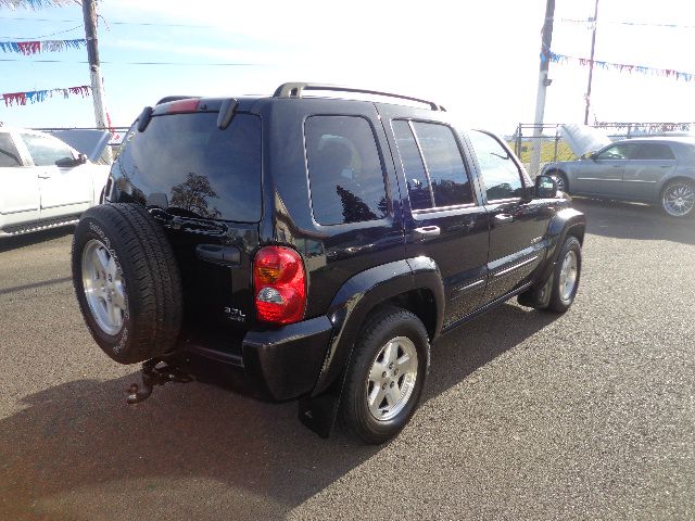 Jeep Liberty 2004 photo 2