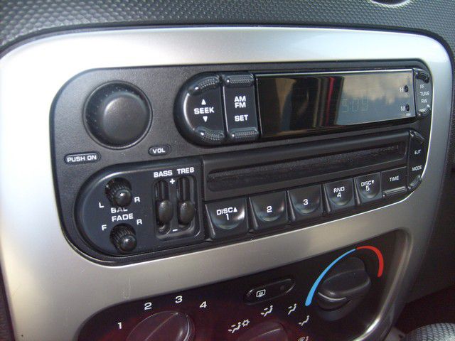 Jeep Liberty 2004 photo 22