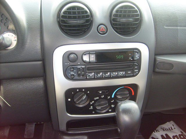 Jeep Liberty 2004 photo 24