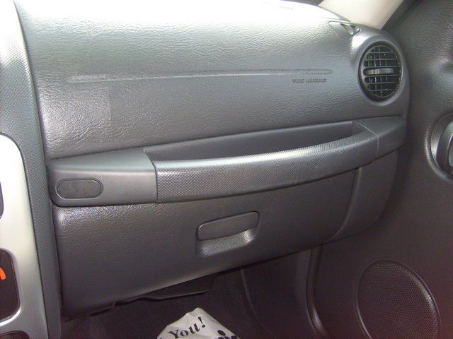 Jeep Liberty 2004 photo 25