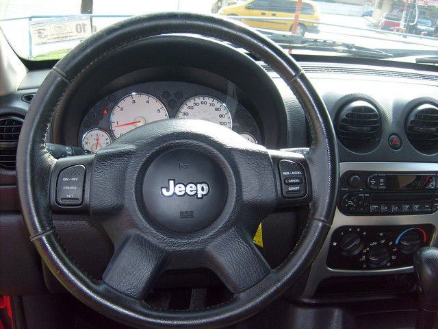 Jeep Liberty 2004 photo 26