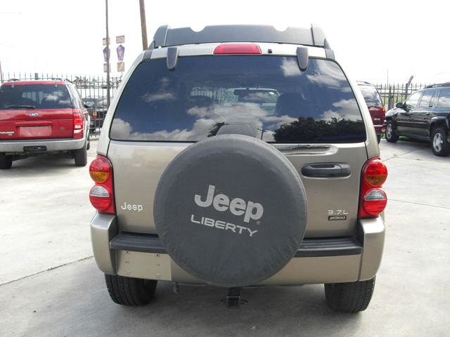 Jeep Liberty 2004 photo 11