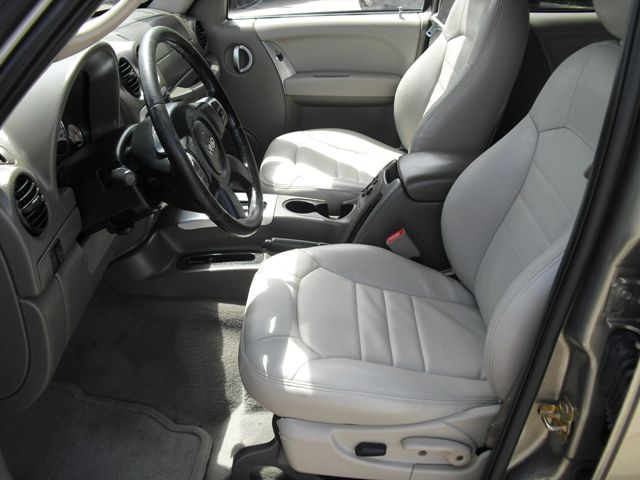 Jeep Liberty 2004 photo 8