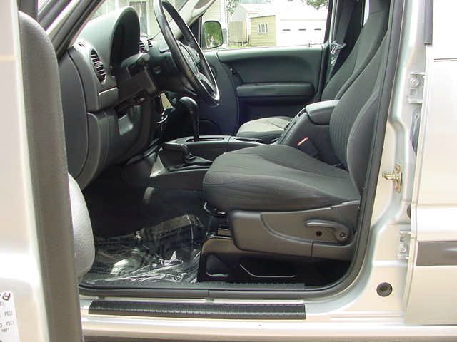 Jeep Liberty 2004 photo 4