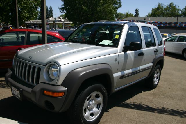 Jeep Liberty 2004 photo 2